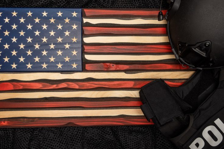 HighCom Armor Carrier Helmet with Flags of Valor wooden carved US flag